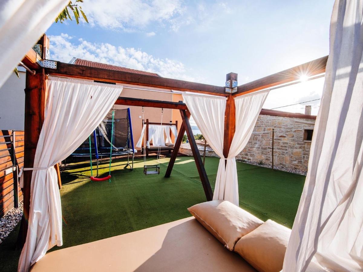 Splendid Holiday Home In Jasenice Maslenica Exterior foto